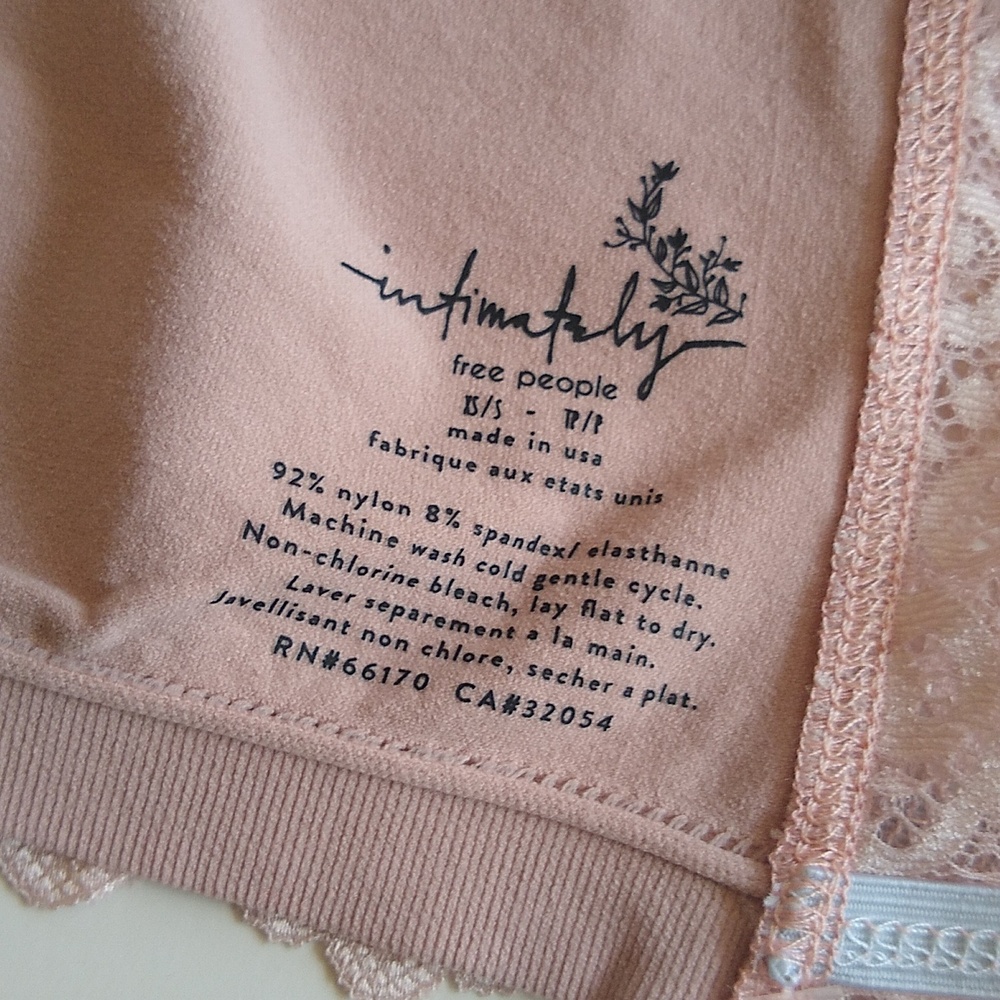 NEW 2 Intimately Free People Seamless Reversible Lace Bandeau Bralette - Picture 6 of 9